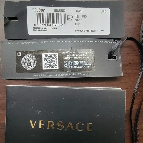 !!! Authentic Like New Mens Verace Medusa Cloth Belt Size 105/42 !!!